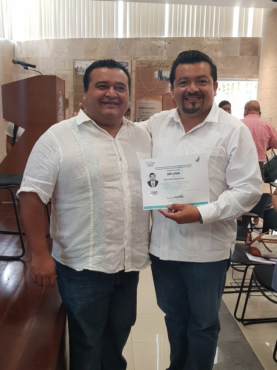 Con rumbo firme el día de hoy recibimos la acreditación del Diplomado: Enfoque Basado en Derechos Humanos de manos del Ombudsman de Quintana Roo Lic Marco Antonio Toh #Alia2DeLaCapacitación
