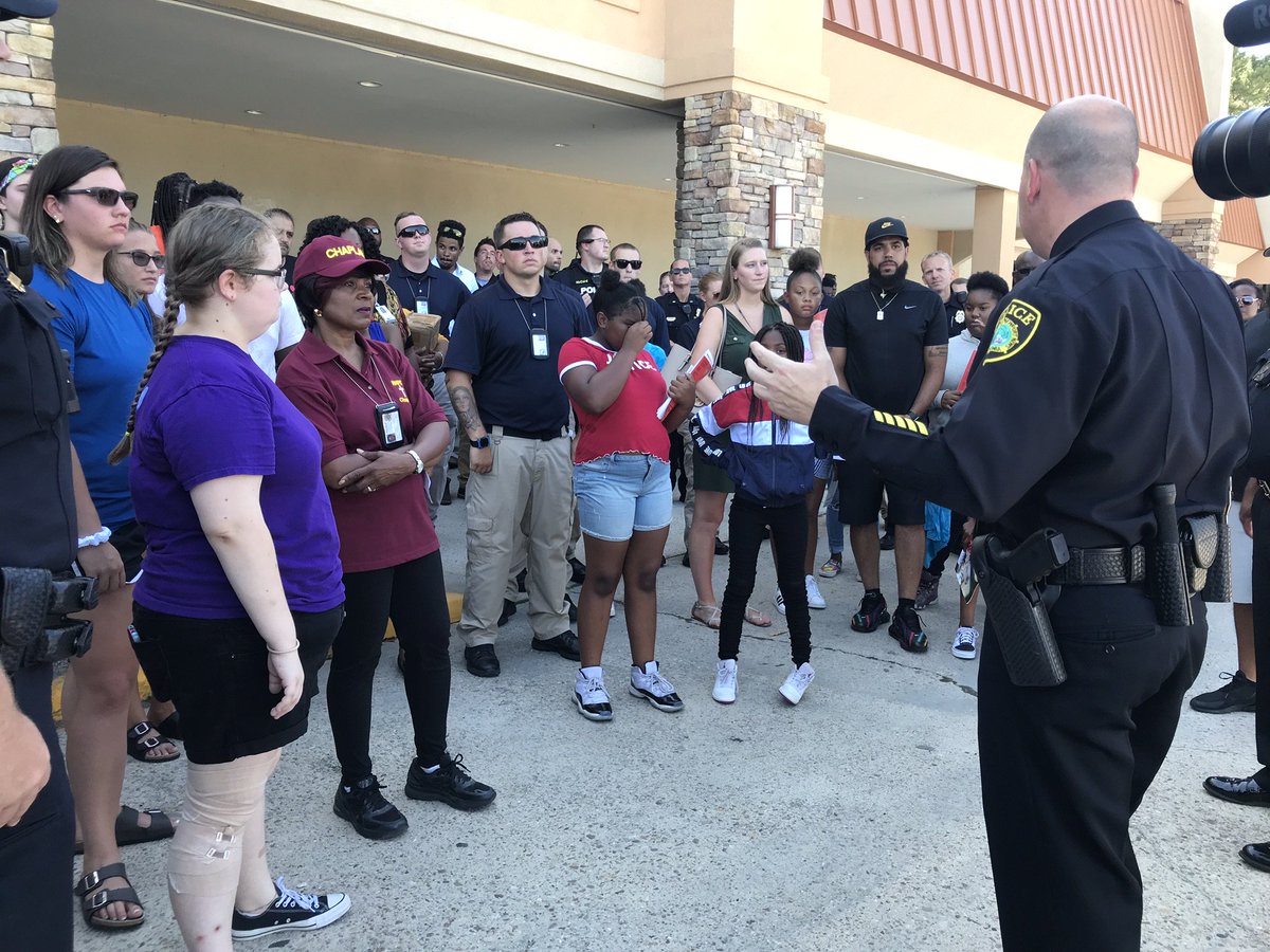 NewportNewsPD's tweet photo. Thank you to everyone who joined us for today's C.A.R.E. Walk following this weekend's domestic related shooting and who helped us spread the word that the community cares and helped pass out information regarding domestic violence. Our community is amazing! https://t.co/b91VMAj4Q5