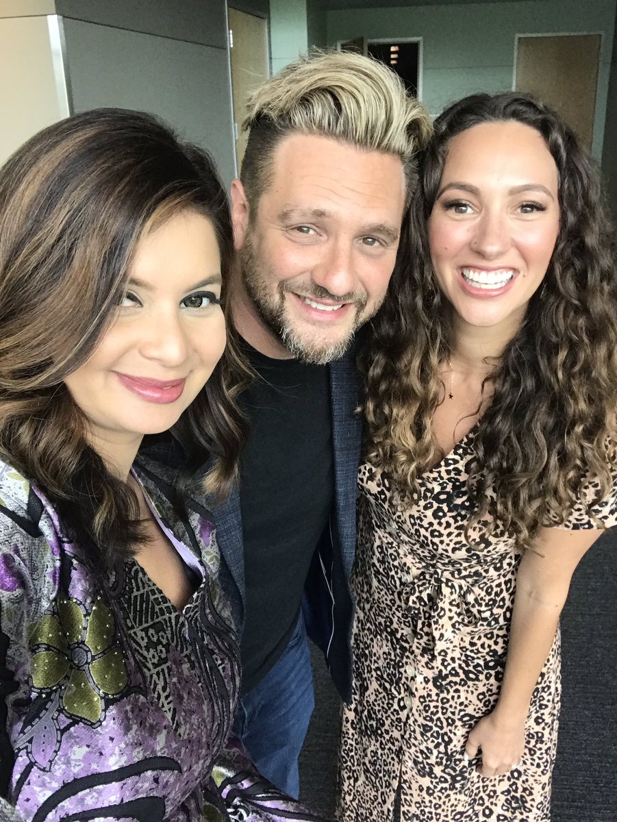 donasarkar's tweet image. So very excited to be introducing @heyamberrae to the #MicrosoftIntern crew so she can teach them how to embrace Wonder &amp;gt; Worry! #MicrosoftLife ❤️