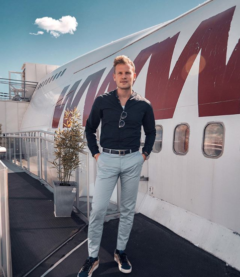 pilotpatrick_'s tweet photo. My future house entrance 🙌🏼 A converted plane as a residence ✈️ Could you imagine living there permanently? #Stockholm  #airport #aviationdaily #pilotsofinstagram #pilotlifestyle #aviationphotography #b747   #avgeek #germanpilot  #captain  #pilotstories
#instagood https://t.co/0QIJMS4ceo