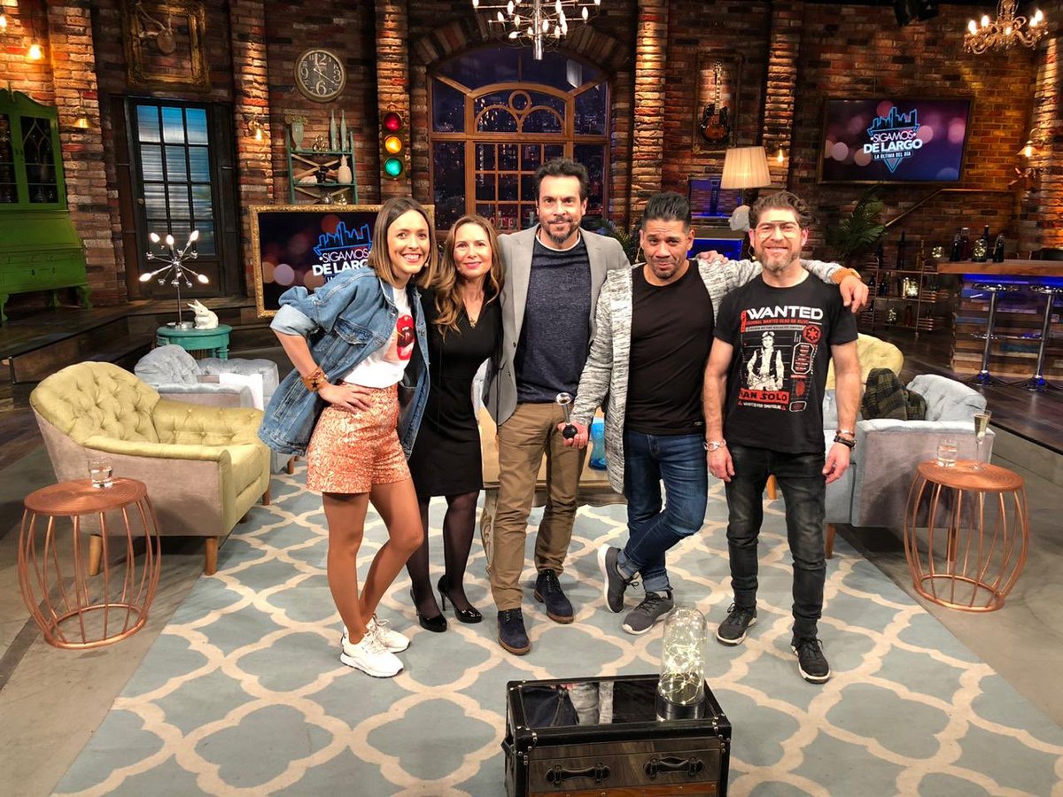 Chiquillos hoy estaré en ⁦<a href="/SigamosDeLargo/">#SigamosDeLargo</a>⁩ los invito ! ⁦<a href="/RadioCorazonFM/">Radio Corazón FM</a>⁩ ⁦<a href="/canal13/">El 13</a>⁩