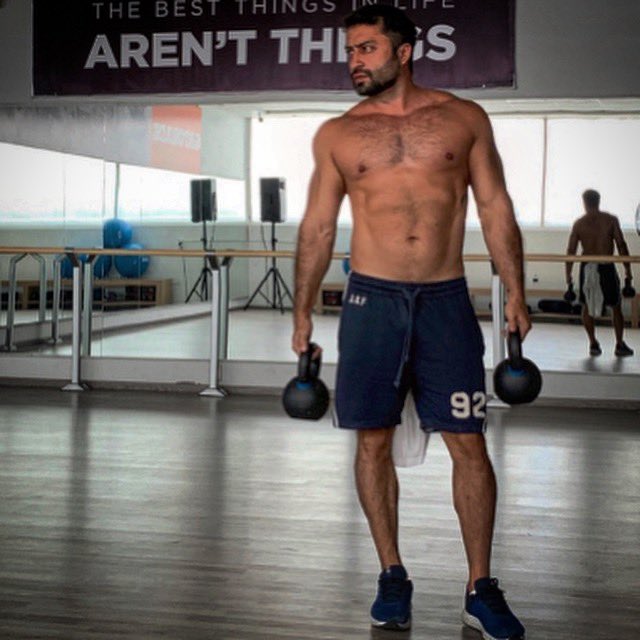 Israel_Carbajal's tweet photo. “Es difícil para mi. querer a alguien con carácter débil” #lunes #wemovewerock #nuncadejesdecreer #siempremas #entrenaenrocksport #malemodel #top #israelavalos #elfamoso #isra #follow4followback #followforfollowback @Israel_Carbajal https://t.co/kggM1SqbnX