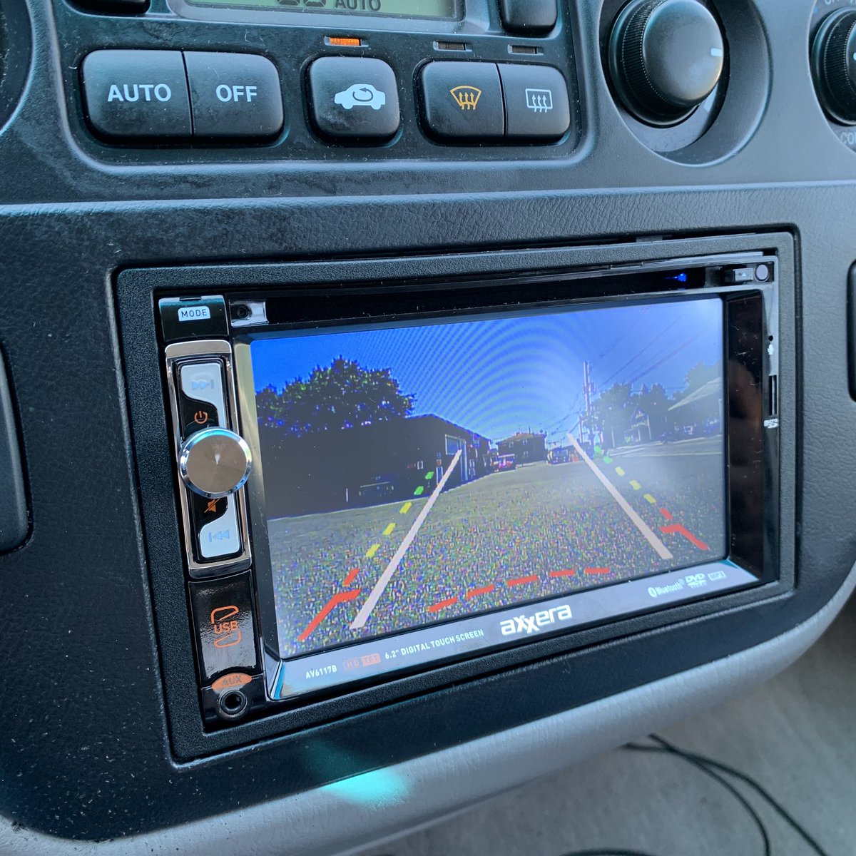 MetJoeAutoElect's tweet image. Installed an Axxera double din DVD head unit with an iBEAM backup camera, and 10.1” flip-down monitor in a 2002 Honda Odyssey.