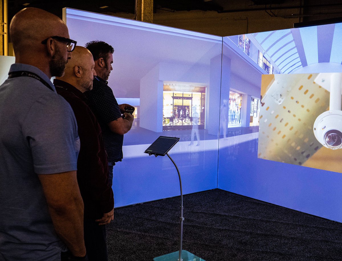 Laduma's tweet photo. 🌎 We are having a brilliant time here in Las Vegas with @Microsoft at #MSInspire 2019. Here are some photos from today of our #ImmersiveProjection in action. 👇#MicrosoftInspire #MicrosoftReady https://t.co/4QgqkP7otr