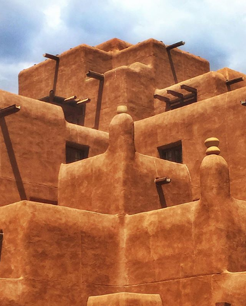 SantaFeHilton's tweet photo. Recently named the #2 place to visit in America by Travel + Leisure Magazine, Santa Fe is renowned for its Pueblo-style architecture and rich blend of traditional and contemporary arts. Book your stay with Hilton Santa Fe Historic Plaza: https://t.co/SjJSSN33nn https://t.co/C0nOaGnIkA