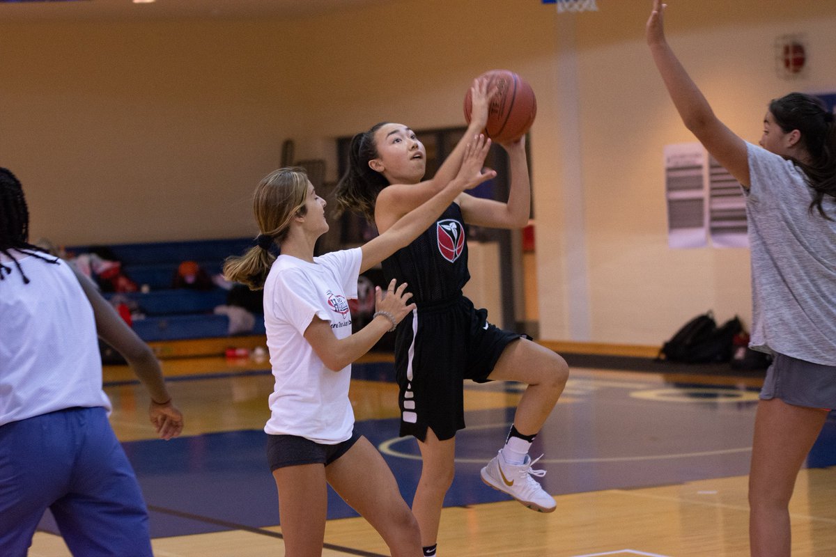 OBABBall's tweet photo. More from Day 2 of U14 #OSDP2019!

• 2v2 into 3v3 Penetration Principles with @CanBball’s Agnes Borg
• Referee Talk
• 3v3

#OntariosVeryOwn https://t.co/MNI5gAxCp7