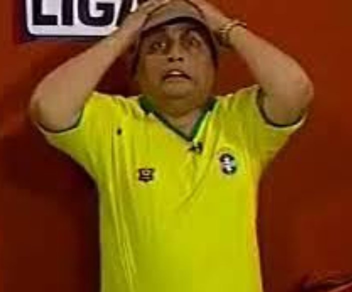 fulboperucho's tweet photo. PELÉ ESTÁ VVIIIIVOU, NO LO MATEN TAN PRONTO CARAAAXOU, VÁYANSE A LA XUUUXASUMADE.

Atte. EL PROSOR AUTUORI. https://t.co/Fg6NucC2Ce