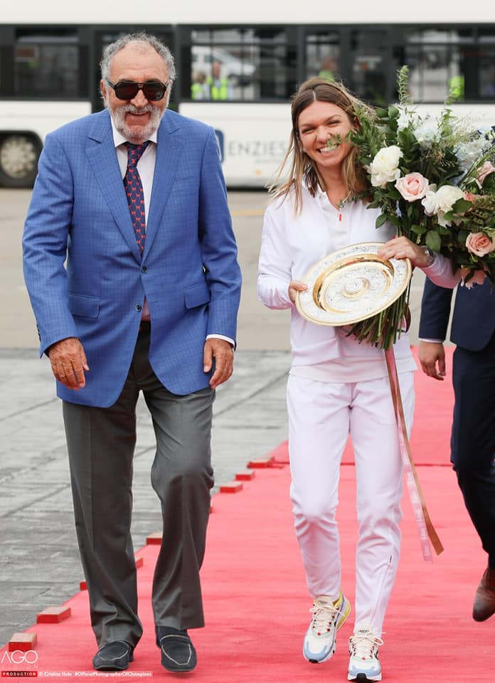 travel__Sports's tweet photo. #MondayBuzz

🛬 🇷🇴Magnate Ion Țiriac reunited with his protégée 💐 @Simona_Halep 🇷🇴🏆🎾🌱 https://t.co/w5InussAJD