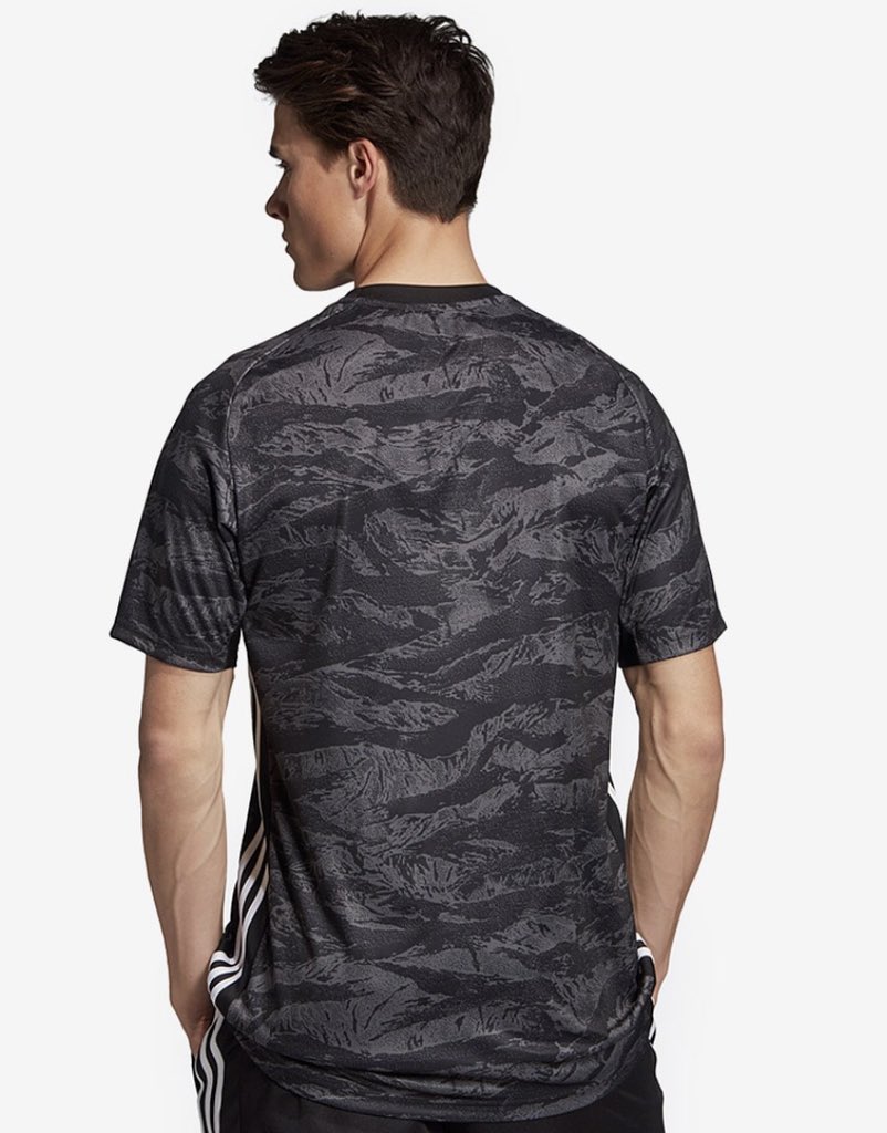 متوفر تيشيرت #اليوفي  الأحتياطي   2020/2019 الآن في متجرنا ..