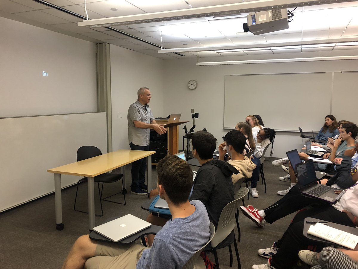 Full day of classes today! An inspiring lecture about failure from producer/professor extraordinaire Nick Sansano, and jam time to end the night 🥁🎧⭐️