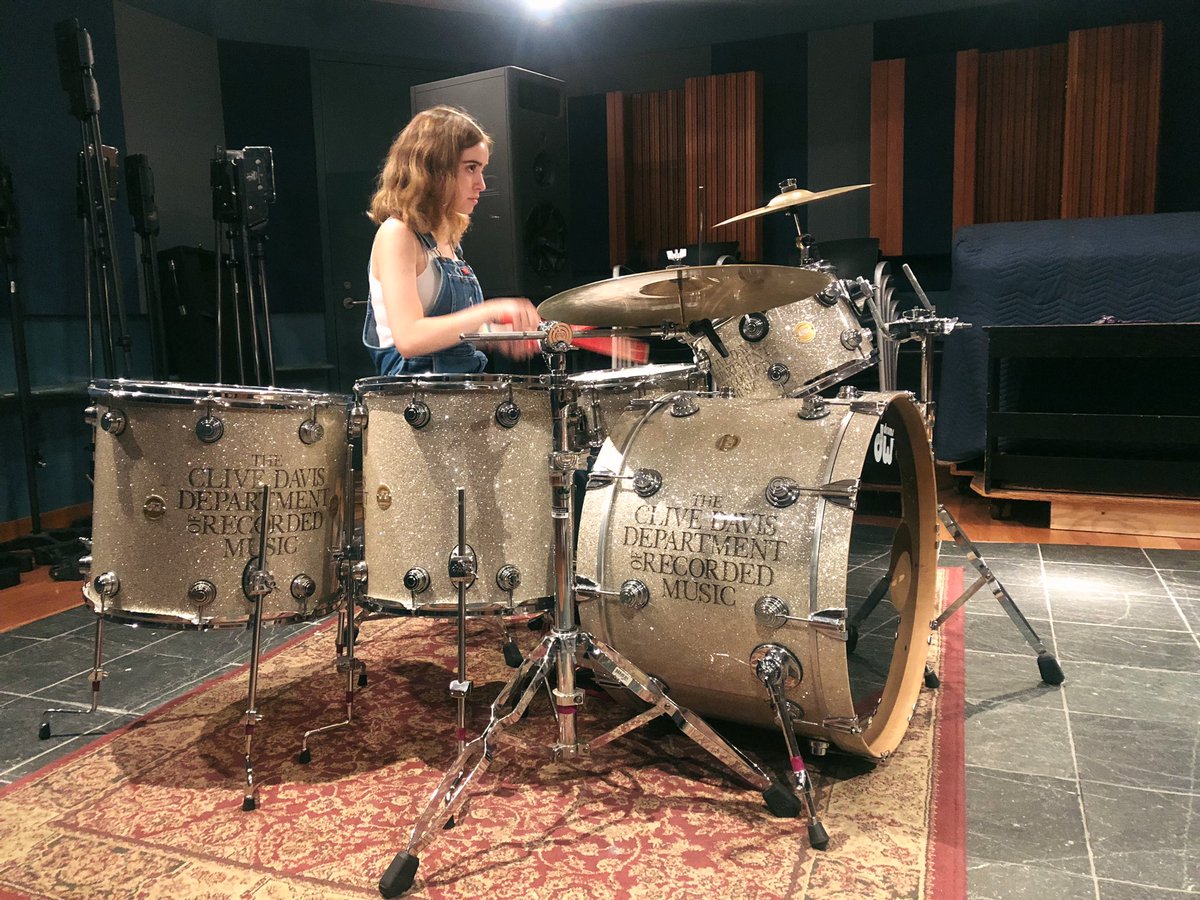 remusummerhs's tweet photo. Full day of classes today! An inspiring lecture about failure from producer/professor extraordinaire Nick Sansano, and jam time to end the night 🥁🎧⭐️ https://t.co/s3SdR9qBJ7
