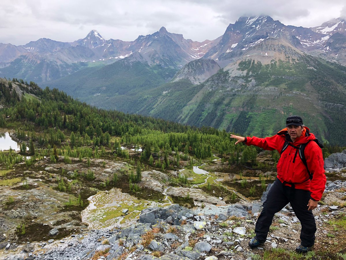 DoetsReizen's tweet photo. π¨π¦πππ§βοΏ½οΏ½οΏ½οΈ
Het avontuur in de Bugaboos is begonnen. Blijf @DoetsReizen volgen voor meer updates. #helihike #cmhbugaboos @cmh_heli #doetsreizen #cmhheli #bugaboos #canada https://t.co/YJ2kLY4E3a