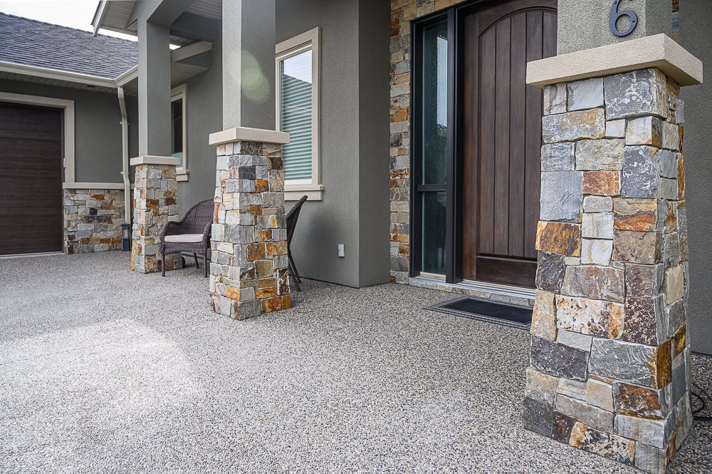 Autumn Gold Ledge Stone Veneer features the gorgeous natural color palette that mixes gold with earthy brown, dark red and grey tones. Learn more ow.ly/hyzh50uZPxs

#k2stone #exterior #stone #home #design