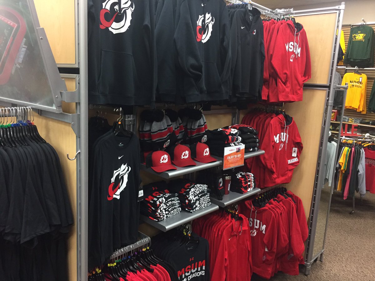 chad_markuson's tweet photo. Great Display of @MSUMDragons @MSUMoorhead Gear at the Moorhead @SCHEELS Get ready for the upcoming year now!!! https://t.co/qulBR9rwvi