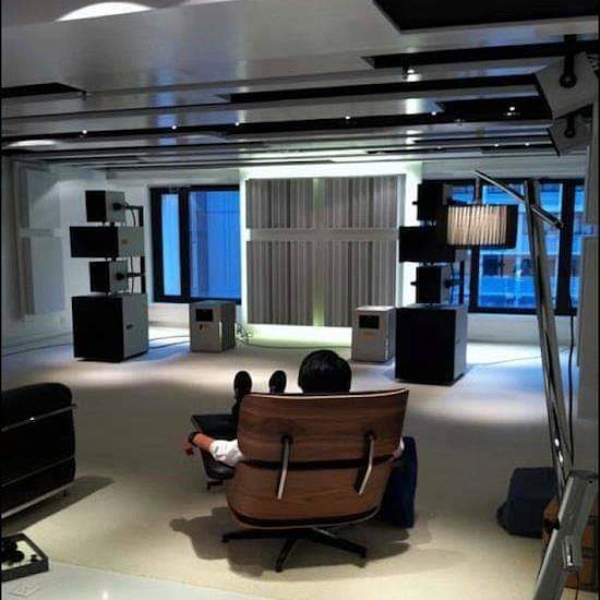 AudioholicsLive's tweet photo. A bit more of a relaxed #twochannelaudio #ambience #audiophiles. #audioroom #musicroom. PC: piqlet https://t.co/axllq8w9bV