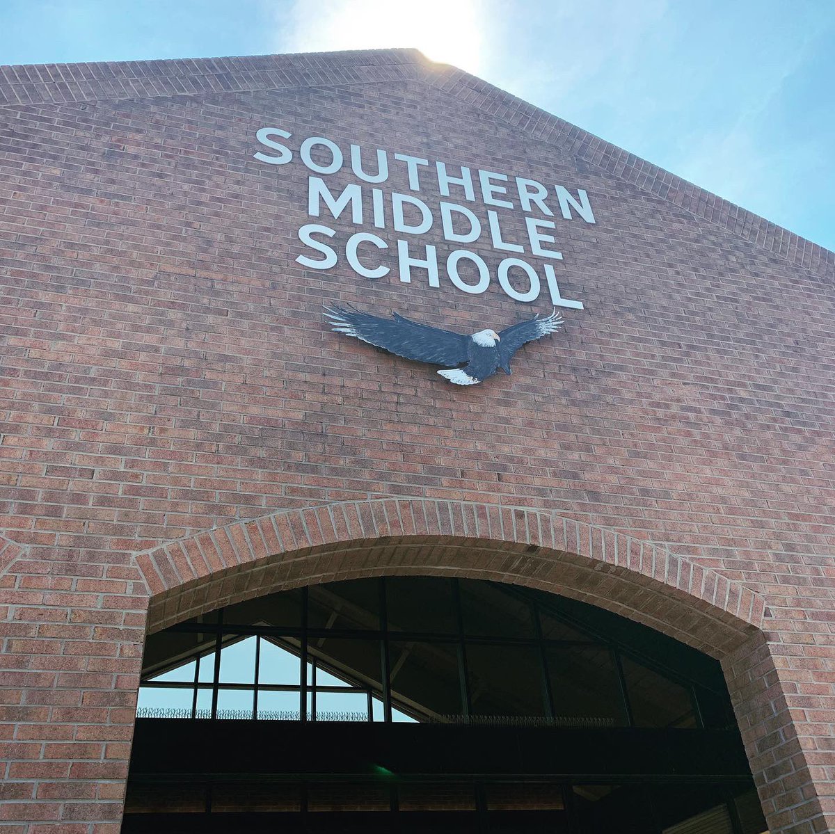 ArtPhotoRat's tweet photo. #SixteenYears of #Serving #CHS (&amp; #CHFHS) as an #ArtTeacher have come to a close ... 
Today I began my new #Journey in #EducationalLeadership 
I will now be #Serving the #Staff, #Students, and #Families as the #DeanOfStudents at #SouthernMiddleSchool #SouthernStrong 🦅💙 https://t.co/QPqfPwk3fk