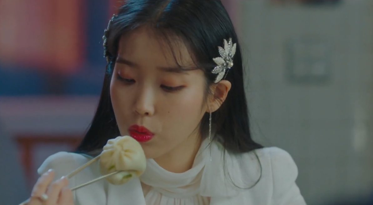 IUeating 🐰 (@iueating) on Twitter photo 