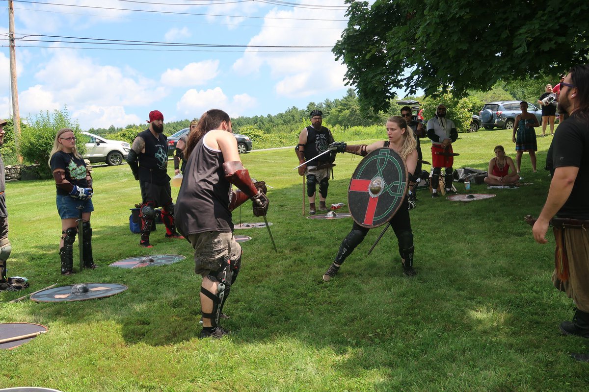 BostonViking's tweet photo. A couple shots from our #midsummer Holmgang! #vikings #vikingcombat #bostonvikingirish #LivingHistory https://t.co/RBACCBl3ax