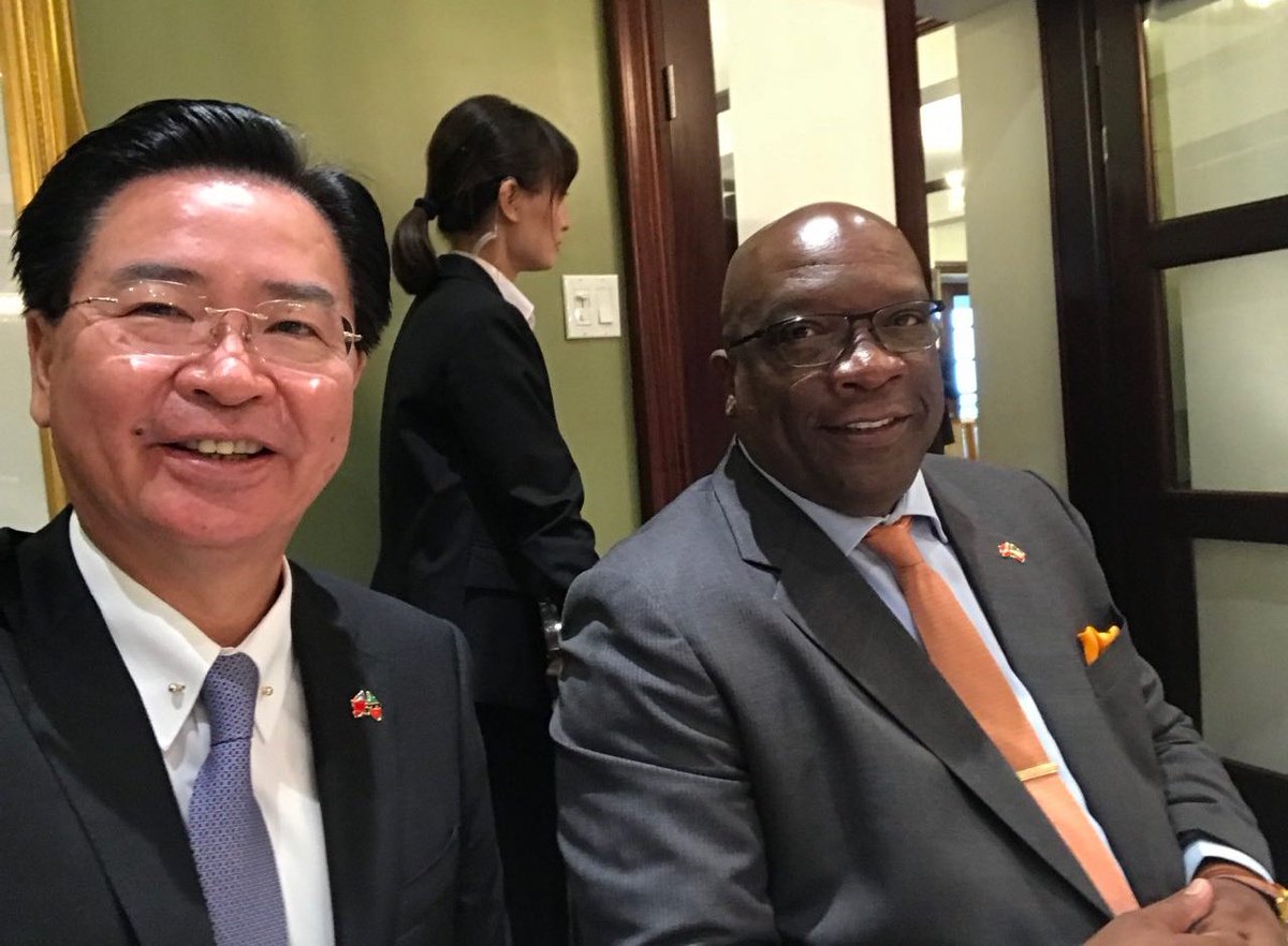 MOFA_Taiwan's tweet photo. Such a delight sitting with @pmharriskn during the state banquet. Prime minister, #Taiwan is blessed to have a friend like you. JW #JFDS2019 https://t.co/bCERiZC24e