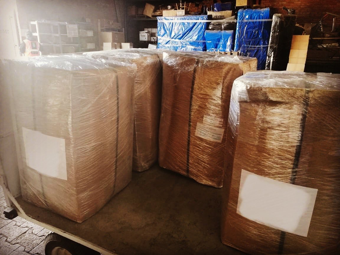 TimelessMan's tweet image. If you’ve been wondering what 50kg of Vicuña in cardboard boxes looks like, then I have good news for you. The least glamorous, but most important image I’ve posted &amp;amp; what a significant part of the last 3+ years of my life has been spent working towards @meglukensnoonan #vicuna
