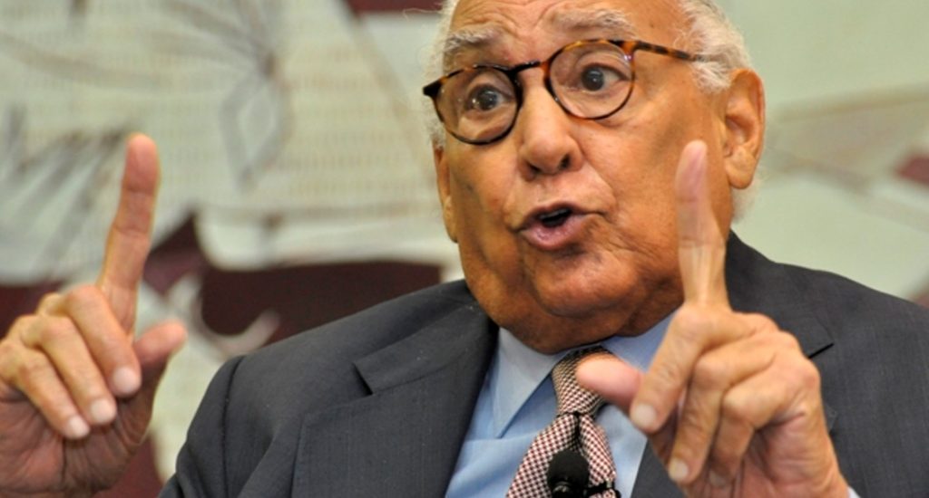 JCesarValentin's tweet photo. La muerte del Dr. Hugo Tolentino Dipp enlutece a la familia dominicana y en especial a lo mejor de la clase política.

Tuve la dicha de ser congresista en 1998 junto a él. Todo un agudo intelectual, con sólidas convicciones progresistas. Descanse en paz. https://t.co/K53LOD0RNs