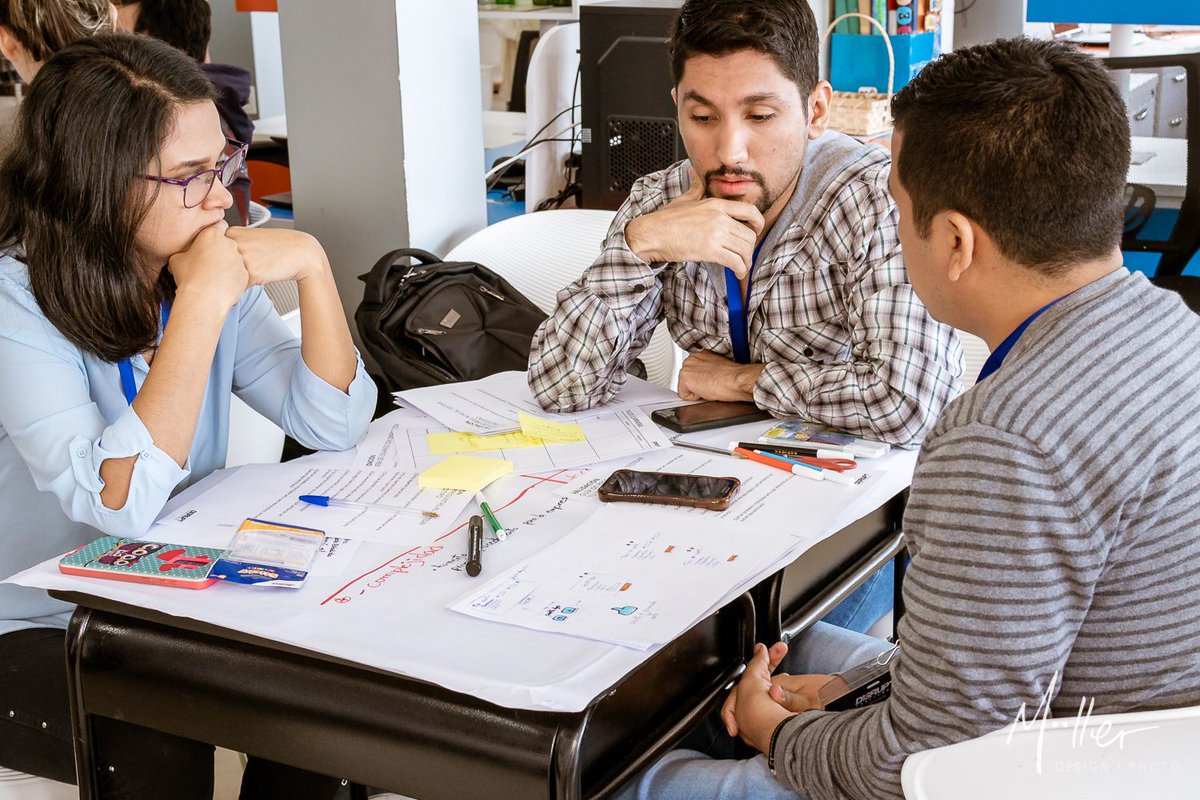 mullercardenas's tweet photo. Así transcurrió el taller de "Prototipado y Validación" en el #disruptChallenge Fintech Edition ayer en Guayaquil.
#taller #evento #innovacion #fintech #guayaquil #proyectos @disruptchalleng
Fotos de @stefiemc - parte 6 https://t.co/vb9KbGHFMi
