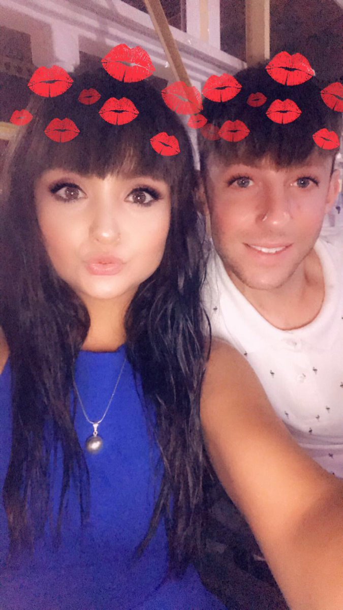 DavidLopezRuiz6's tweet photo. Eres la niña de mis ojitos y no quiero perderte nunca pequeña vales millones y quiero que sepas que estoy muy orgulloso de tenerte a mi lado recupérate para mañana sí o sí mi pequeña te adoro mi corazón @angelafdez15 https://t.co/7X9h3KnflS