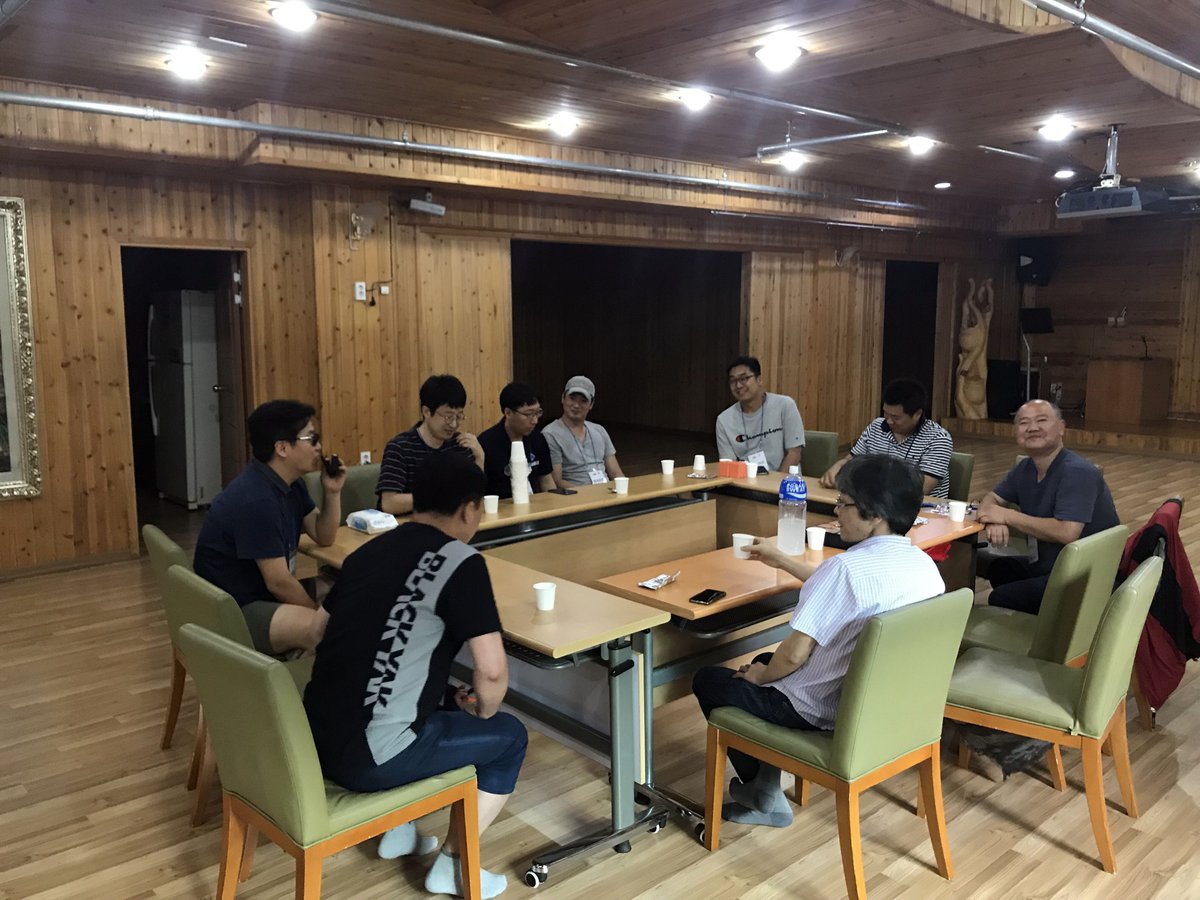 ESNfoundation's tweet photo. 땡글인과 ESN 홀더를 위한 '땡글인의 밤' 밋업이 성황리에 진행되었습니다 
참석해주셔서 감사하며, 금번 행사에서 나온 귀한 의견들은 앞으로의 운영에 참고할 것입니다. 
$ESN #ESN #Ethersocial #Cryptocurrency #이더소셜 #이에스엔 https://t.co/FLZy0UzupY