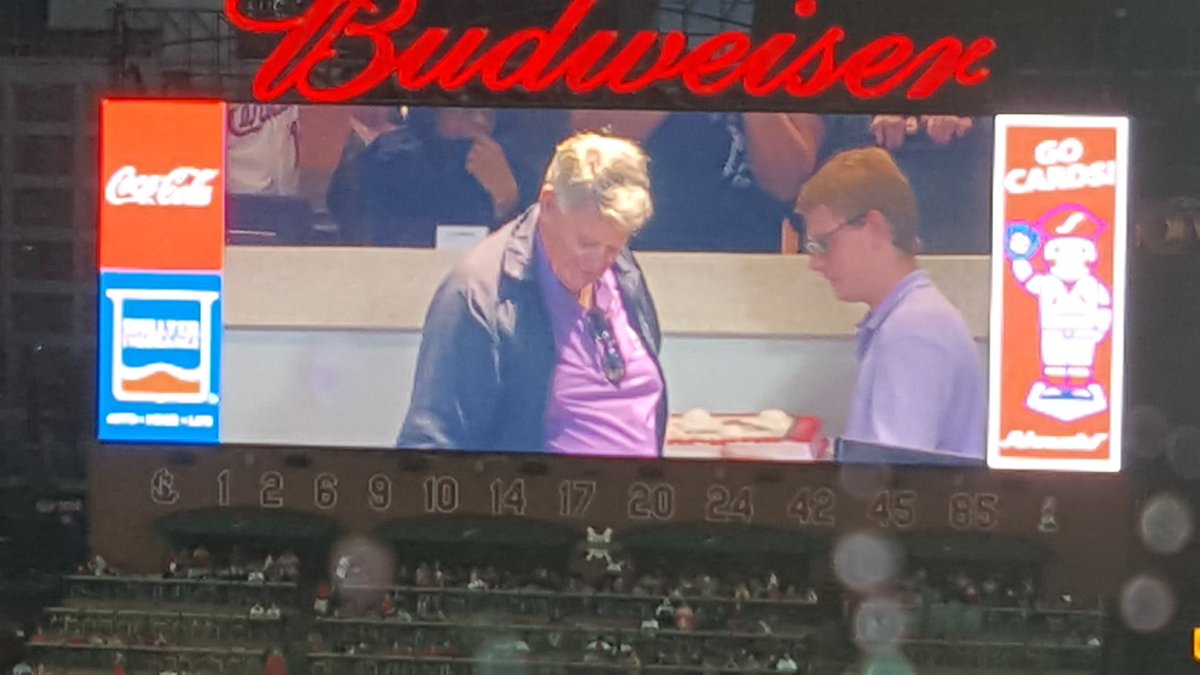 And now the crowd sings as Mike Shannon gets a birthday cake...#STLCards