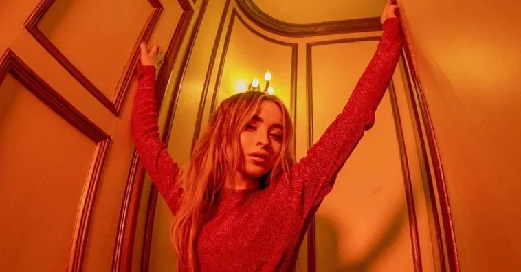 RT! 
Alright Carpenters who wants to be in a I'm Fakin bio chain to support <a href="/SabrinaAnnLynn/">Sabrina Carpenter</a>? Rt and fav to spread the word and if you want to be included just drop your @ in the comments and make sure to be following so I can DM you.