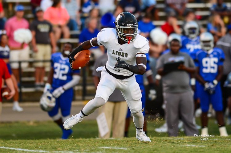 LastChanceUAlum's tweet photo. Who was the best running back to be featured on Last Chance U? https://t.co/5UAfxeBMuO