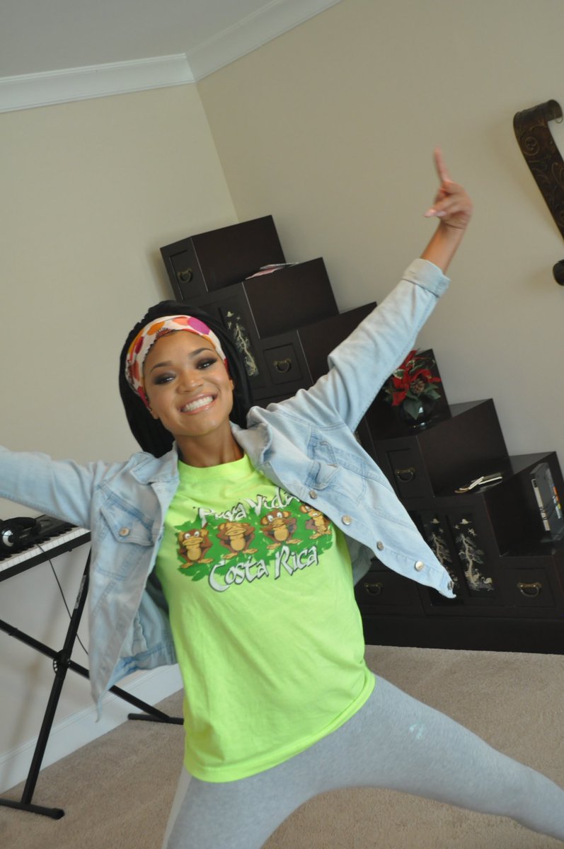 itstrinitii's tweet photo. Wassup !!! My name is Triniti Davis and I’m a military child but was raised in Albany, Georgia. I’m an incoming freshmen majoring in biology (pre-med route) with a minor in Spanish. #WhoDatBe #MOTMLastDayofSummer @MeccaModel https://t.co/ILiFVUWadY