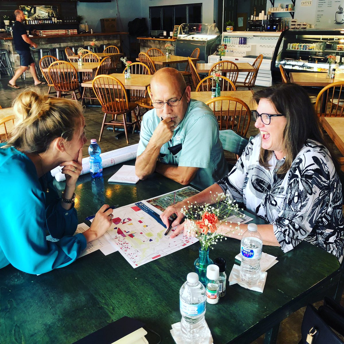 AbbieKamin's tweet photo. Meeting with members of Super Neighborhood 14 (#Lazybrook / #Timbergrove) this evening. Thank y’all for the tour of our area!  #Neighbors #Abbie4C #NeverStop #DistC https://t.co/DdKCqzjGBx