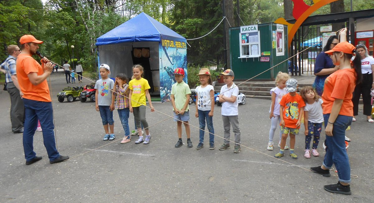 😊😄😃13 июля 2019 года в 12:00 в ЦПКиО им. В.Г. Белинского состоялся летний микс «Сюрприз – PARTY».
#паркБелинского
#играем_в_парке
#лето2019
#пенза2019