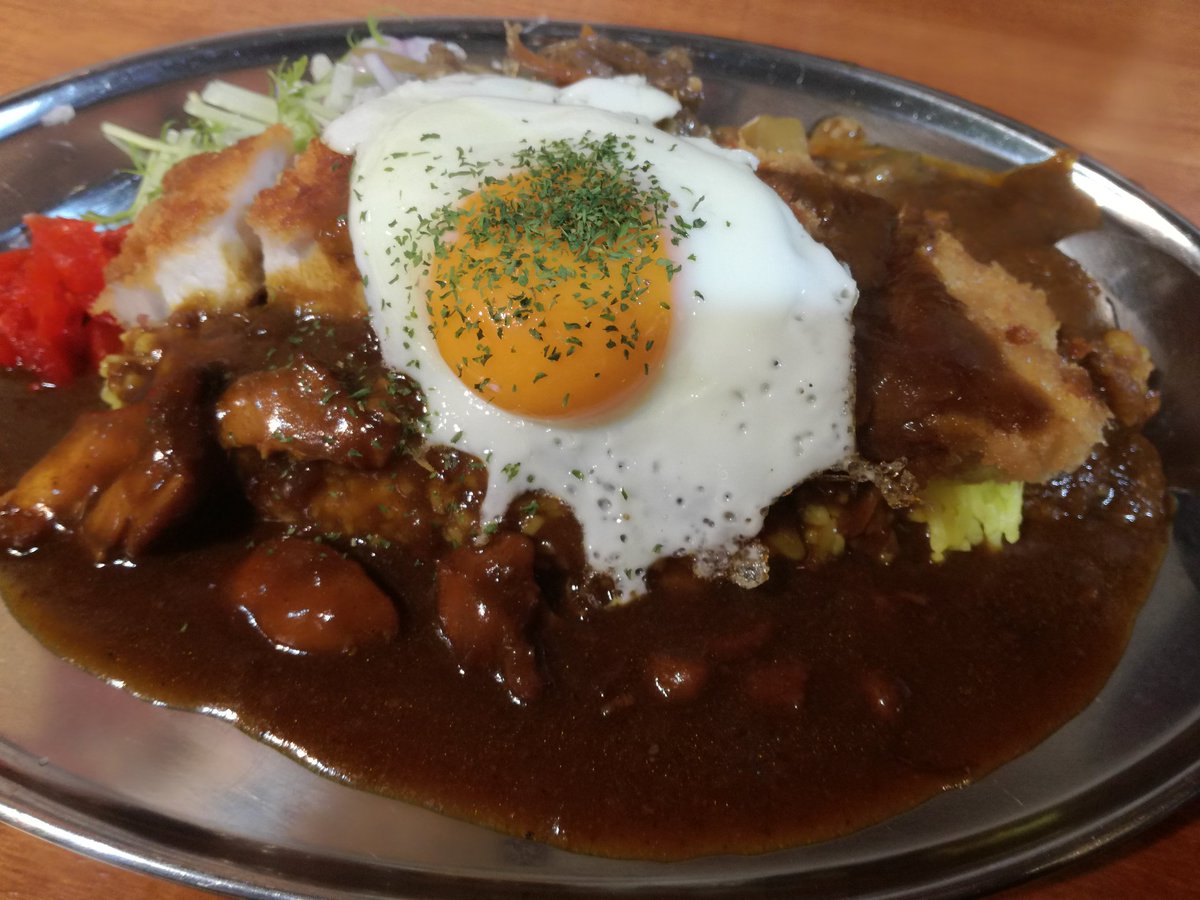 Sbsラジオ チョコレートナナナナイト 火曜日夜7時からは チョコナナ 生放送です 今夜のヤバいゲストは 静岡市で話題の あの カツカレーのジャイアン 店主が来てくれます アダルトグッズ屋さんがカレー屋さんに ジャイアンカレーがベールを