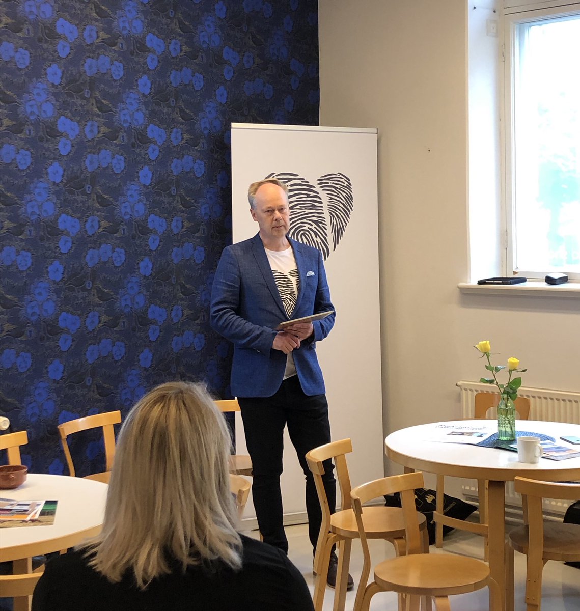 Asiantuntija <a href="/timoaro/">Timo Aro</a> nostaa hallitusohjelmasta neljä pointtia. 1. Kansallisen aluekehittämisen uusi tuleminen. 2. Alueiden välisen ja sisäisen eriytymisen tunnistaminen. 3. Koko maan elinvoima, erilaiset aluetyypit. 4. Kaupungistuminen ja kaupunkipolitiikan merkitys.