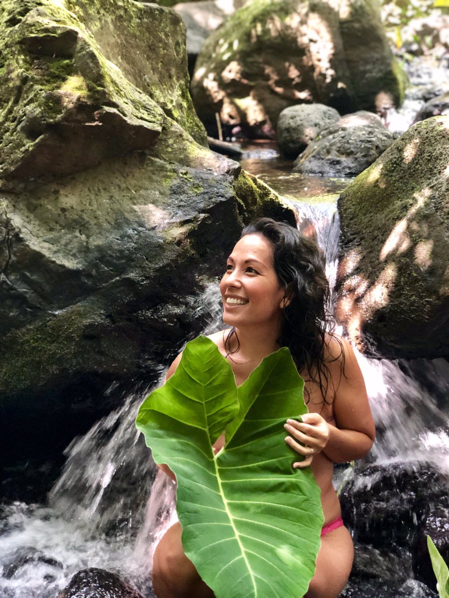 OlenaHeu's tweet photo. A few months ago I underwent a preventative mastectomy and had both my breasts removed to reduce my risk of breast cancer. #BreastCancerprevention #previvor https://t.co/vZvbaroWbr https://t.co/wLylDuG7zY