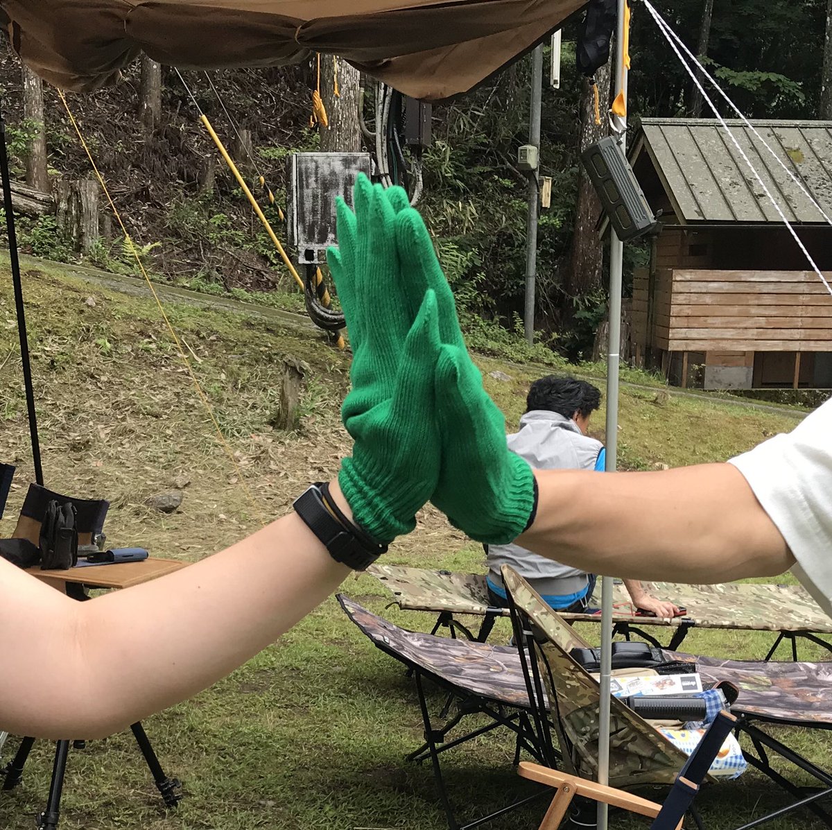 昨日のデイキャンプ。OSAKA HIGH FIVE!にTwitterから参加いただいたお二人<a href="/ibuki1005/">禾口イニ©️</a> <a href="/flateric23/">CK</a> に手袋🧤貰っていただきました🤩💕
#osakahighfive