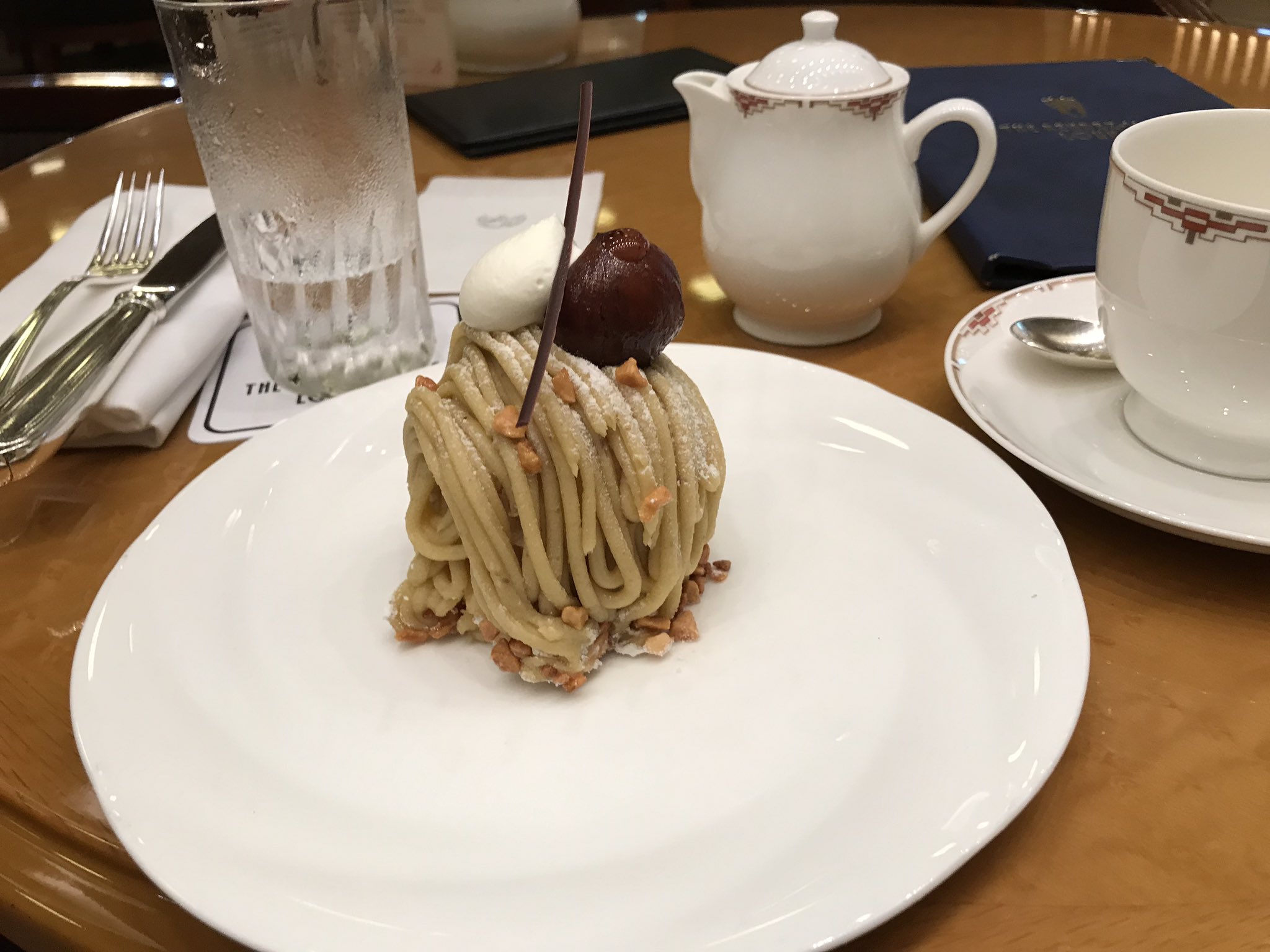 Keikeifoom 帝国ホテルロビー喫茶でケーキ 最近モンブランが好きw