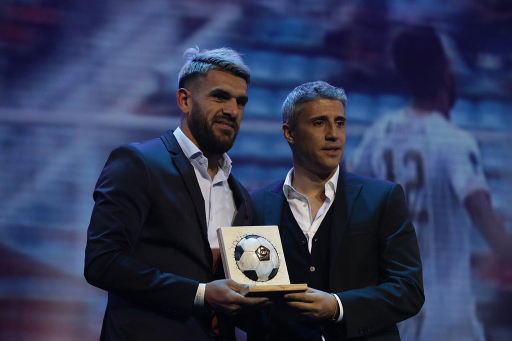 LuciaBarbuto's tweet photo. #Banfield presente en la entrega de #PremiosSuperliga Una noche de fiesta para el fútbol argentino! https://t.co/FdXEHl2Tw8