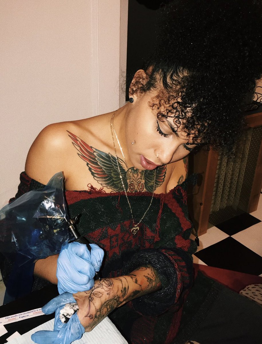 Real ass bitch give a fuck bout a needle... 😂