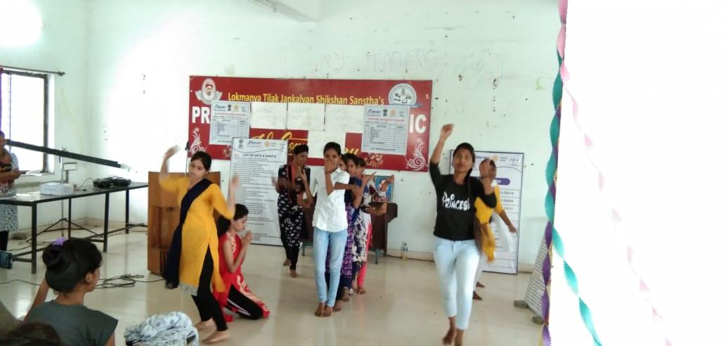 yadavmunna98's tweet photo. On the occasion of @WorldSkillsInd day trainees and staff is celebrating with different activities @Nagpur Center under DDU-GKY Project. 
@MSDESkillIndia 
@PMOIndia 
@aeroavssc https://t.co/rD3nPTH44C
