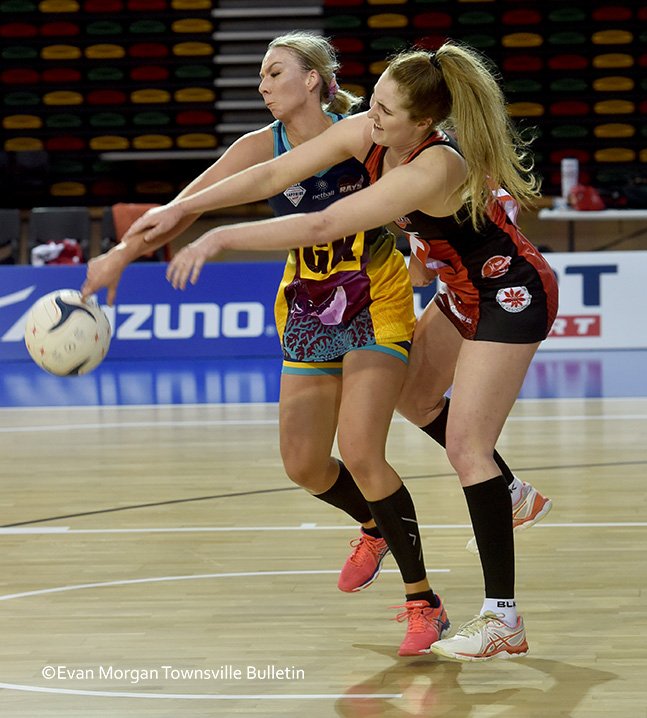 Morgs501's tweet photo. #northernrays in fight for survival to stay in #nettball Sapphire Series @bulletin_sport @tsv https://t.co/hsUcd1KRyM