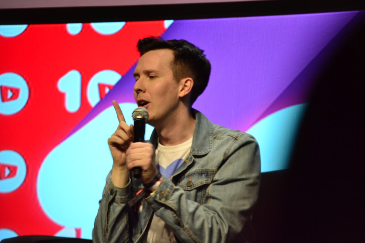 pjsforestkid's tweet image. Here is the link to all of the drive folders of photos I got of Phil from his q&amp;a at Vidcon.
Feel free to share with friends and what not.
docs.google.com/document/d/1FN…
