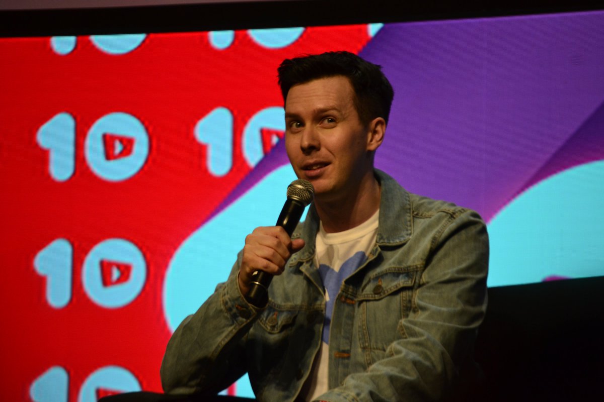 pjsforestkid's tweet image. Here is the link to all of the drive folders of photos I got of Phil from his q&amp;a at Vidcon.
Feel free to share with friends and what not.
docs.google.com/document/d/1FN…