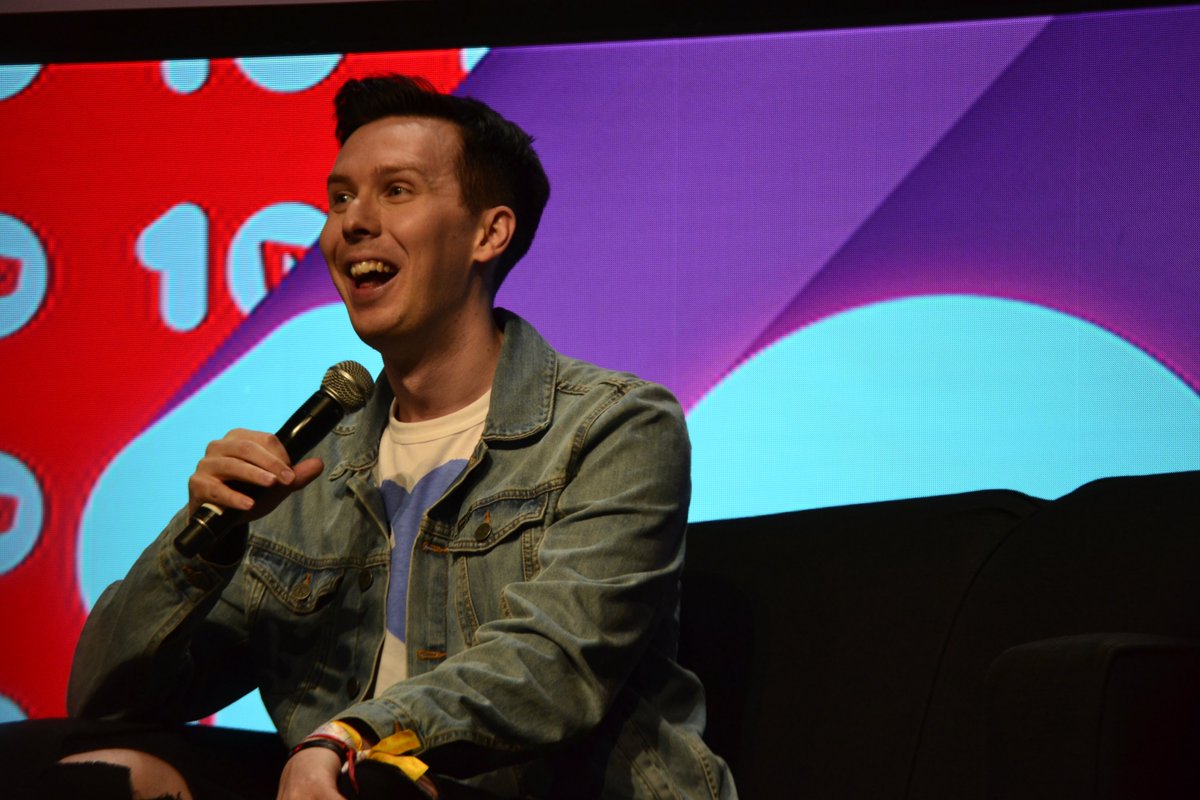 pjsforestkid's tweet image. Here is the link to all of the drive folders of photos I got of Phil from his q&amp;a at Vidcon.
Feel free to share with friends and what not.
docs.google.com/document/d/1FN…