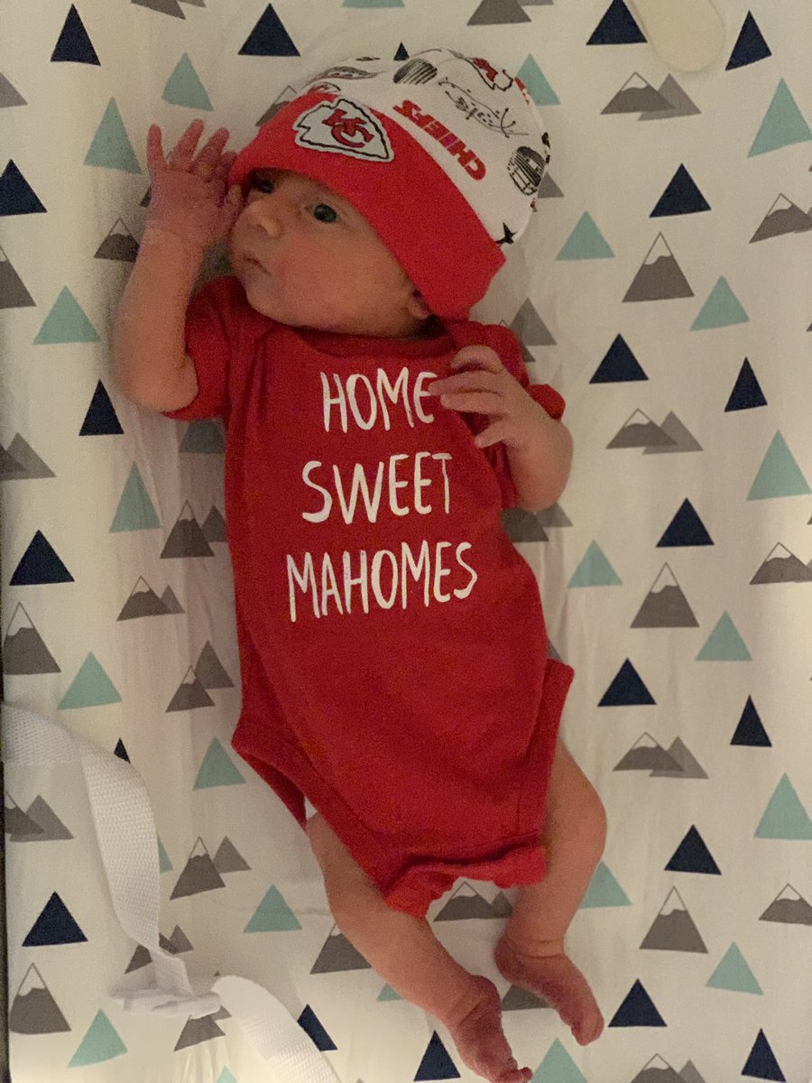 derek_powell23's tweet image. #FirstDayHome #GoChiefs You have a new admirer @PatrickMahomes Welcome to #ChiefsKingdom son. @Chiefs