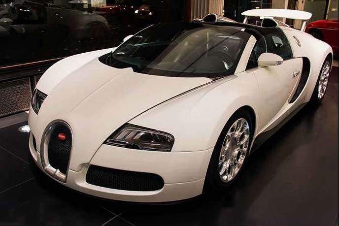 Koki Akiba Cobby Twitter પર ブガッティ ヴェイロン フランスの自動車メーカーであるブガッティ オトモビル作のスーパーカー スーパースポーツグレードは最高速度431km Hとギネス記録に認定 1台1億7000万円 450台の限定車で05 15年の10年をかけて完売した
