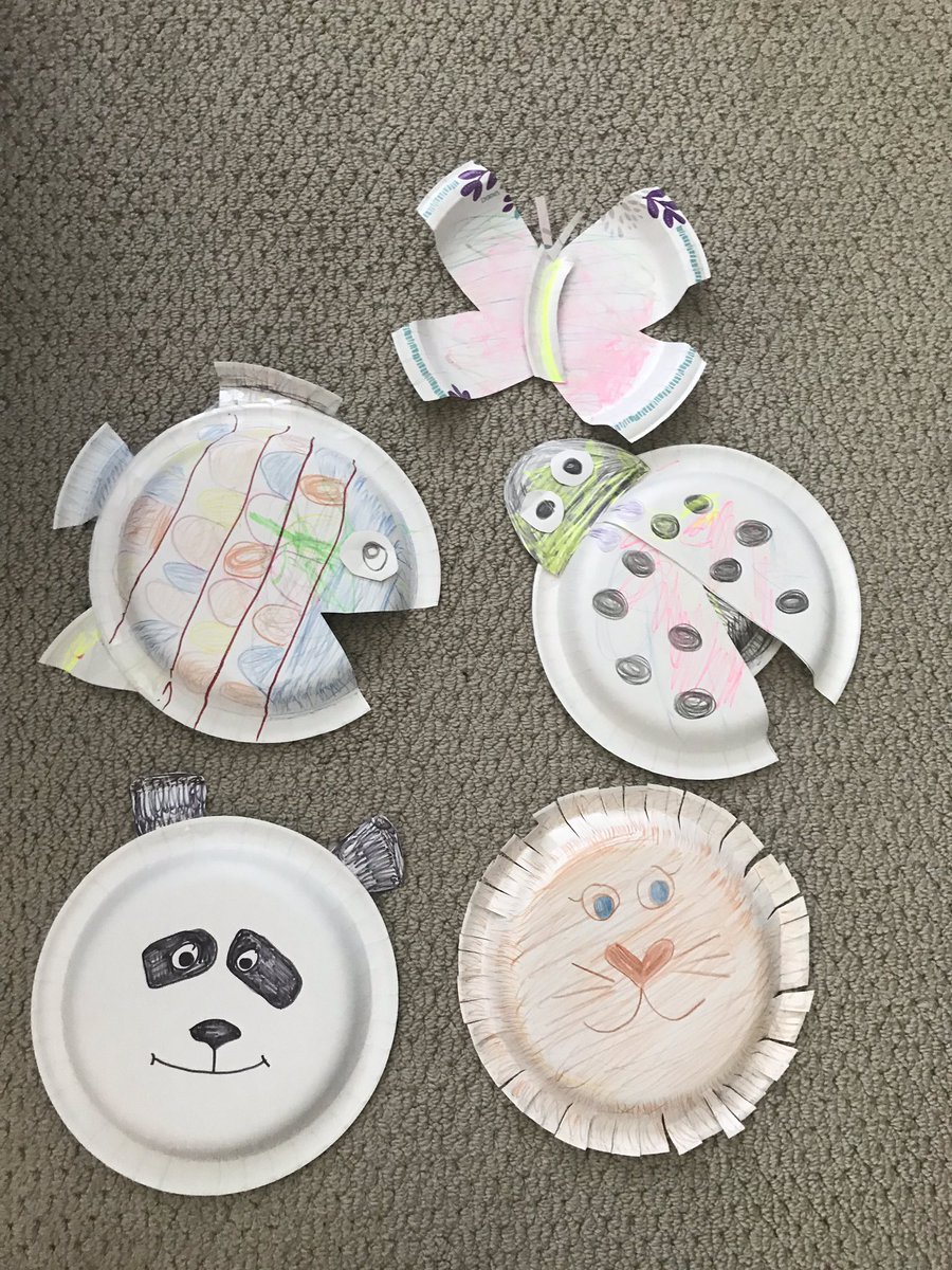 CaseyMartin98's tweet photo. Using paper plates to create fun animals! 🐠🐞🦋🦁🐼 https://t.co/3s10KkfrfU