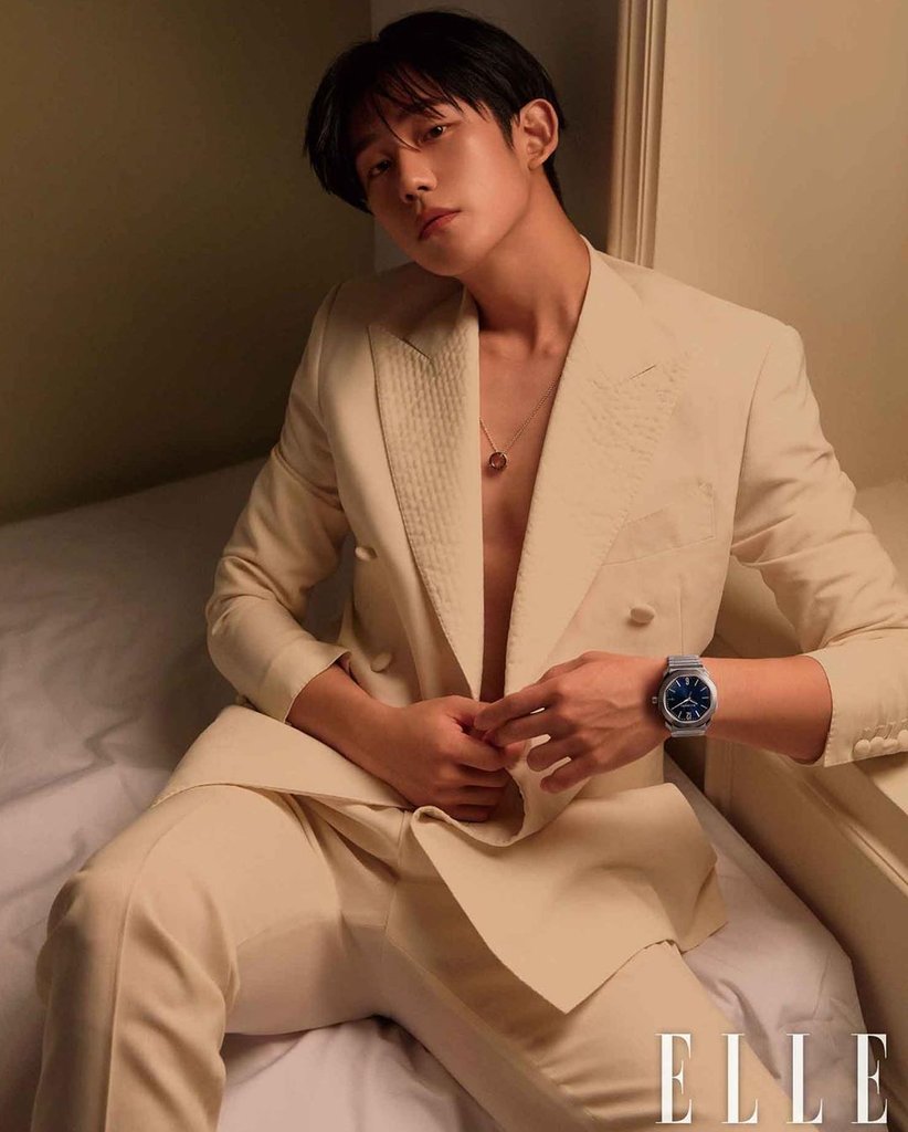Cnburningjhth's tweet photo. จะเหลืออะไรละ ไปหมดแล้วสตงสติเจอเซตนี้....งืมมมๆๆๆ🤤😚😘

#정해인 #Junghaein
#holyhaein
#ELLEcoverstar
https://t.co/mMlV15UpsQ https://t.co/UT0NCaNCvj
